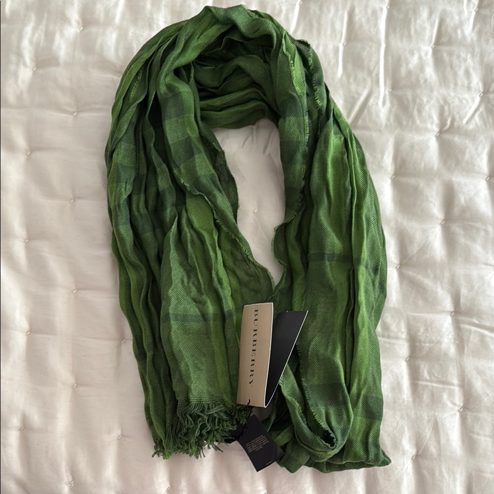 Burberry Crinkle Scarf
